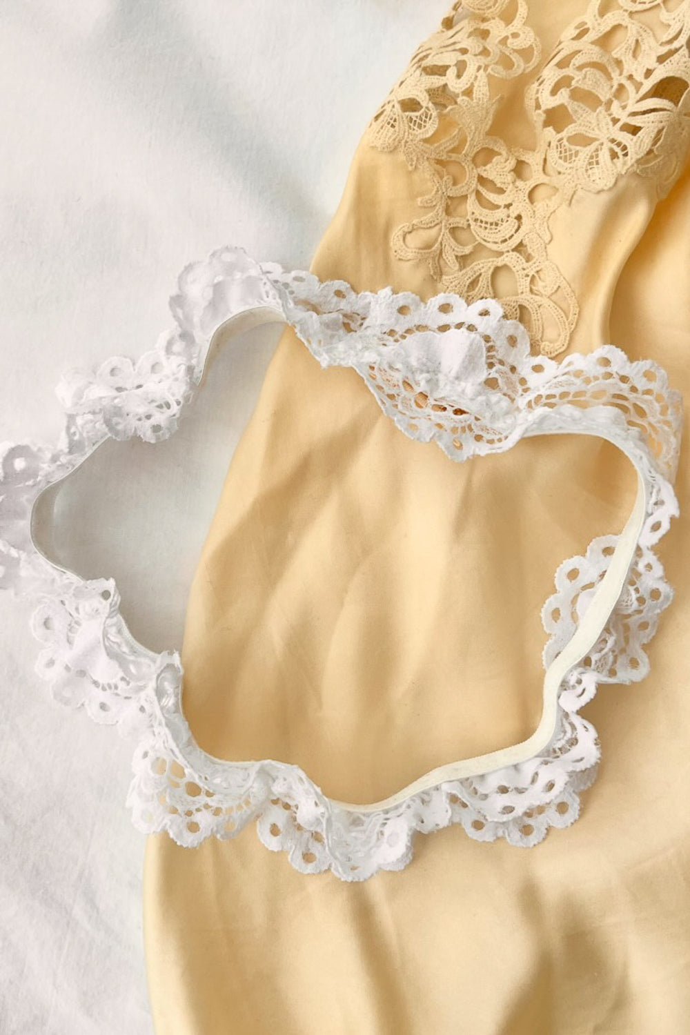 chinese dress ladies Classic, Feminine Lace Wedding Garter | The Garter Girl Small (14